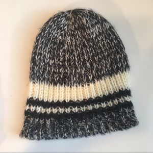 Cute Black and White Beanie!